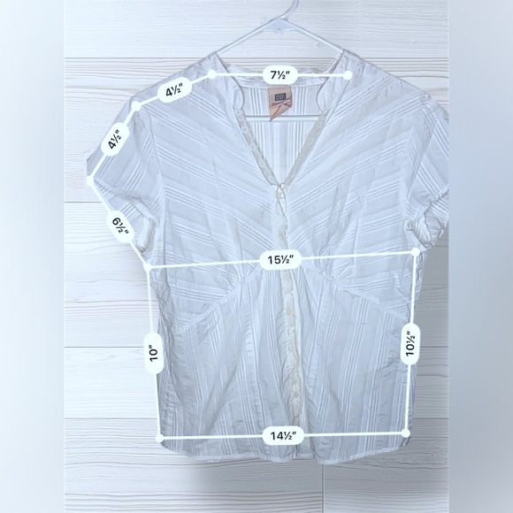 FADED GLORY Vintage Women’s Vertical Stripe Short Sleeve Blouse with Lace Accent - Picture 5 of 7